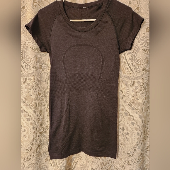 Lululemom top - Picture 1 of 2